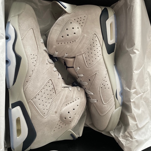 Jordan 6 Georgetowns - Picture 3 of 6